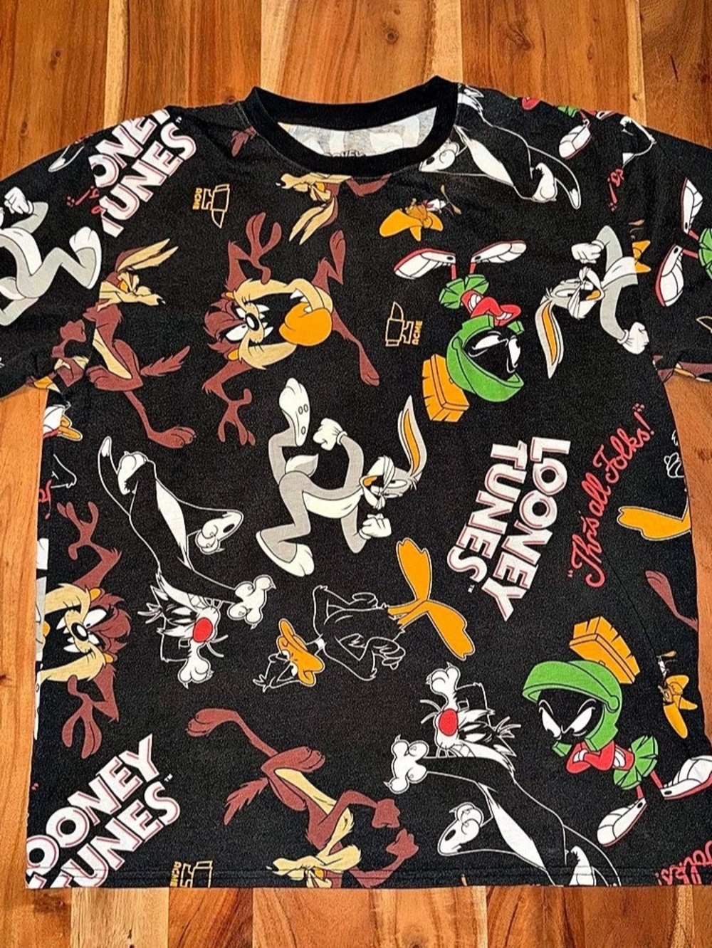 Looney Tunes Graphic Tee Men’s XL Like New. #038